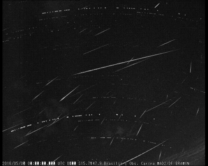 Meteoros eta aquarídeos registrados pela estação de monitoramento de meteoros MAD2/DF em Brasília - Créditos: Marcelo Domingues / BRAMON