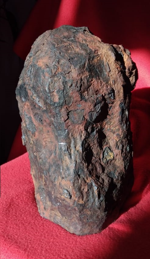 Massa principal do meteorito Nova Olinda, o primeiro da Paraíba - Créditos: André Moutinho