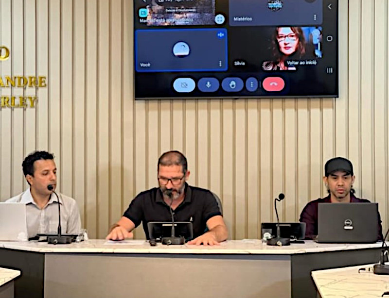 Marcelo Zurita, presidente da APA; Bruno Wanderley, presidente da Câmara Municipal de Matureia e Prof. Felipe Sérvulo - Créditos: Câmara Municipal de Matureia